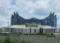 Bangunan Istana yang Menyerupai Lambang Garuda.Pancasila lagi Melindungi Rakyatnya Seperti.Benteng