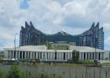 Bangunan Istana yang Menyerupai Lambang Garuda.Pancasila lagi Melindungi Rakyatnya Seperti.Benteng