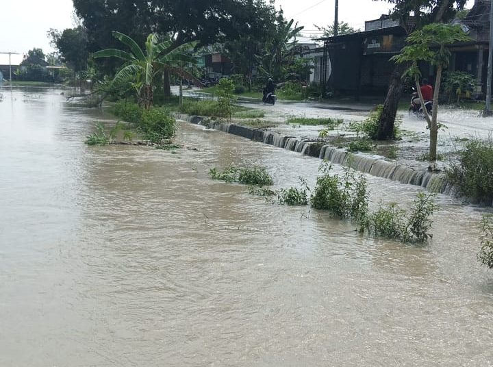 Hujan Deras Tadi Malam Akibatkan Banjir di Beberapa Desa di Kecamatan Kepohbaru Bojonegoro