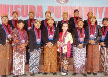 Ketika Para Budayawan Berkumpul : Banyak Keunikan Tersembul Dari Wisuda Purnawiyata Permadani Angkatan 14.