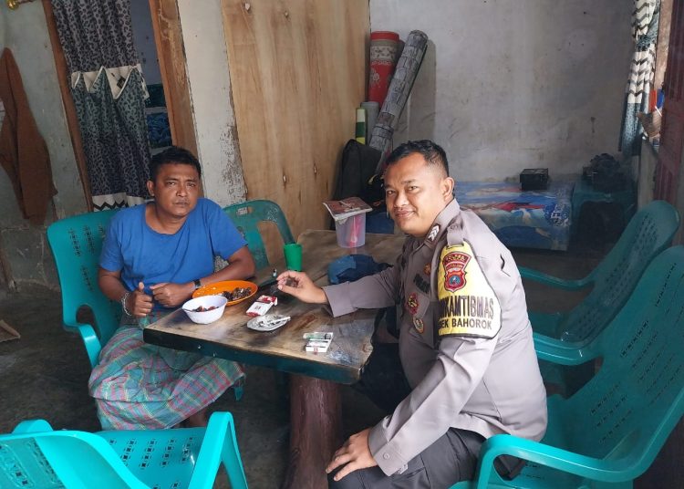 Ngobrol, dan Peduli: Bhabinkamtibmas Polsek Bahorok Hadir di Tengah Warga Lau Damak