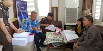 Berkas Lima Tersangka Kasus dugaan Korupsi Pada Sektor Sumber Daya Alam Khususnya Perkebunan Sawit, dilimpahkan Ke PN Palembang