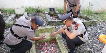 Sambut HUT Bhayangkara ke 79, Polres Langkat Ziarah dan Tabur Bunga di Taman Makam Pahlawan