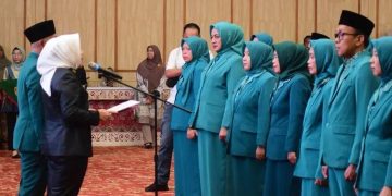 Bupati Musi Rawas Hj. Ratna Machmud Lantik dan Mengukuhkan Kepengurusan TP-PKK Musi Rawas, di Auditorium Pemkab