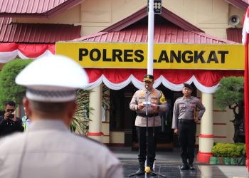 Kapolres Langkat Pimpinan Apel Gelar Pasukan Dalam Rangka Ops Kepolisian Patuh Toba 2025