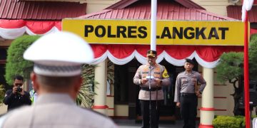 Kapolres Langkat Pimpinan Apel Gelar Pasukan Dalam Rangka Ops Kepolisian Patuh Toba 2025