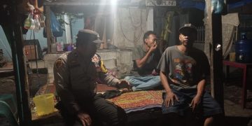 BhabinkamtibmasBhabinkamtibmas Polsek PKL Brandan Cek Poskamling, Ajak Warga Aktif Jaga Lingkungan