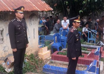 Beri Penghormatan Terakhir, Kasubbid Mulmed Pimpin Upacara Pemakaman AKP Herman Junaidi