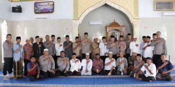 Dekatkan Diri Ke Masyarakat, Kapolres Langkat Laksanakan Jum’at Curhat di masjid Al-khlas
