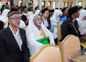 Momen Bahagia 31 Pasang Pengantin Isbad Nikah Di Pendopo Lamongan