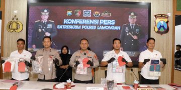 *Polres Lamongan Ungkap Kasus Arisan Bodong Pelaku Diamankan Saat Hendak Kabur ke Malaysia*