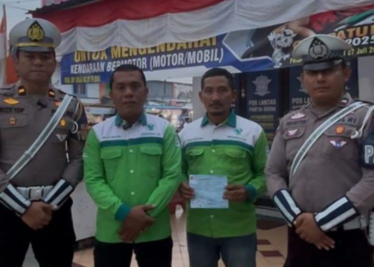 Langgar Rambu lalu lintas Sopir Bus Meminta Maaf