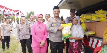 Polres Langkat Salurkan Beras Murah ke Pada Masyarakat 