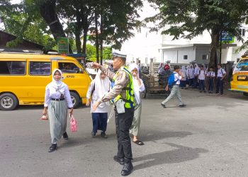 Sat Lantas Polres Langkat Tingkatkan Pengaturan Lalu Lintas di Jam Padat Pagi Hari