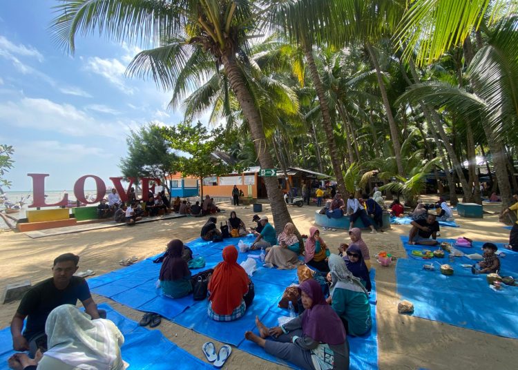 Pantai Kelapa Kota Tuban Akan lebih Banyak Buat Edukasi Baru,Guna Tarik Pengunjung(Wisatawan)