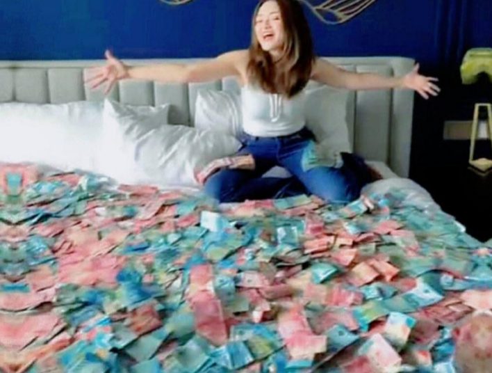 Wow Di Sawer Ratusan Juta Dj Nathalie Holscher Akan Balik Mengguncang Ratatok , Warga Menunggu Kedatangannya Di Sulawesi Utara