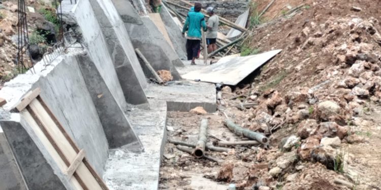 Kurangnya Transparansi Proyek TPT di Montong -Tuban Melanggar Undang – Undang KIP, Nyawa Pekerja Dipertaruhkan