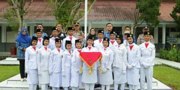 Kabag Ren Polres Langkat Bertindak Sebagai Inspektur Upacara Bendera Peringati Hari Pahlawan di SMK Negri 1 Stabat