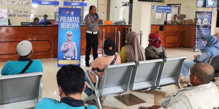 Bangun Citra Polantas, Satlantas Polres Probolinggo Hadir Lewat “Polantas Menyapa” 