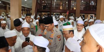 Kapolres Langkat Bersama Ribuan Jamaah Peringati Haul ke–102 Syekh Abdul Wahab Rokan di Babussalam