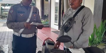 Satlantas Polres Lumajang Gelar Operasi Zebra, Masyarakat Apresiasi Kinerja Brigpol Dedis