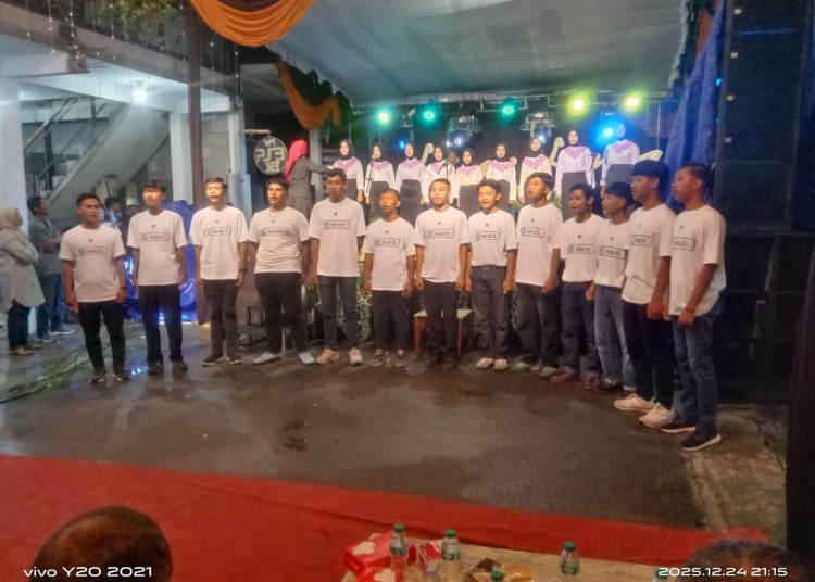 Dari Gebyar Panggung 55 Tahun Resco : Walau Diguyur Hujan Rimis-rimis, Warga Sawo Tetap Optimis