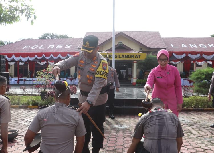 Polres Langkat Gelar Upacara Kenaikan Pangkat Perwira, Bintara dan PNS TMT 1 Januari 2026