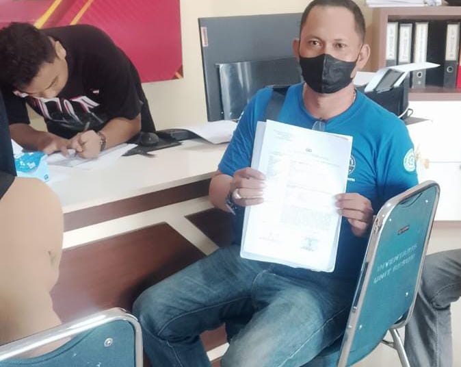 Diduga Gadai Mobil Rental Oknum Anggota Brimob Kota Makassar Bersama Istri Menipu Warga Kabupaten Bone Puluhan Juta 