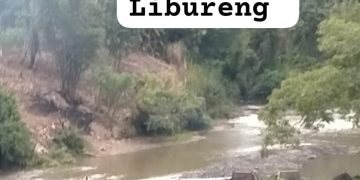 Koramil Kelola Tambang Ilegal Di Kabupaten Bone Suplai Proyek KMP      BONE, Reportase INC – Tambang ilegal  Golongan C jenis Pasir di Kecamatan Kajuara dikelola anggota TNI Koramil Libureng untuk menyuplai  proyek KMP (koperasi merah putih), kemudian para oknum TNI dilarang memakai atribut.   Jadi sorotan publik .  Tambang tersebut dikelola Oknum Koramil bersama anggota Babinsa atas perintah Dandim 1407 Bone  awalnya tambang dimulai atas nama Tambang merah putih. Warga karena tidak paham mereka mau saja dipekerjakan dengan bayaran yang tidak sesuai hanya karena mengingat proyek Negara.  ,”Ya kalau kerja di tempat lain mengangkut timbunan Pasir harga di atas dan pembayaran lancar,” ujar warga b29/1/2025  Lanjut warga,” tambang pasir di Libureng dikelola TNI Babinsa dan Koramil atas perintah Dandim untuk suplai proyek koperasi merah putih, katanya dana belum cair, pembayaran tersendat,” jelas warga   Tambang ilegal yang di maksud telah menyuplai proyek koperasi di beberapa kecamatan termasuk Kecamatan Libureng, Kecamatan Patimpen,dan Kecamatan Kahu, untuk merauk keuntungan,lebih miris yang mengolah anggaran tersebut adalah Dandim 1407 Bone menurut informasi dari sumber   Sementara Proyek pembangunan koperasi merah putih anggaran sudah ada yaitu 1,6 milyar satu Koperasi merah putih.yang sudah di cairkan pada bulan Juni 2025 di seluruh Indonesia termasuk di Kabupaten Bone   Berdasarkan prinsip hukum dan etika konstruksi di Indonesia, material bangunan untuk proyek pemerintah seperti proyek Koperasi Desa Merah Putih yang sedang berjalan) tidak diperbolehkan menggunakan pasir atau material dari pertambangan ilegal. Berikut adalah beberapa poin penting terkait hal ini: Pelanggaran Hukum: Perusahaan konstruksi yang menggunakan material ilegal, termasuk pasir, batu gunung dan tanah urug dari tambang tanpa izin, dapat dipidana. Penambangan tanpa izin melanggar Pasal 158 UU No. 3 Tahun 2020 dengan ancaman penjara hingga 5 tahun dan denda Rp100 miliar. Proyek pembangunan, terutama yang menggunakan anggaran Negara, wajib melalui prosedur ketat. Penggunaan material ilegal dapat mempengaruhi kualitas bangunan dan berpotensi memicu audit hukum, jika terbukti melanggar aturan. Konteks “Koperasi Desa Merah Putih”: Saat ini, legalitas materialnya. Koperasi Desa Merah Putih sebenarnya didorong menjadi solusi legal untuk mengelola tambang masyarakat, bukan sebagai pengguna tambang ilegal. Dampak Lingkungan: Tambang ilegal merusak lingkungan dan merugikan negara.   Dengan demikian, keterlibatan TNI dalam Koperasi Merah Putih adalah dalam konteks pembangunan fisik, keamanan, dan legalisasi usaha masyarakat, bukan mengelola tambang pasir ilegal.  TNI AD bekerja sama dengan PT Agrinas Pangan Nusantara untuk mempercepat pembangunan fisik koperasi Desa agar segera beroperasi.  Pengawasan dan Pengamanan: TNI  Kolaborasi, Bukan mengambil alih  Pengelolaan proyek sebagai kontraktor atau pekerja proyek,TNI fokus pada pengamanan dan kelancaran program. Salah satu Anggota Koramil S.A yang mengaku pengawas lapangan tambang pasir untuk menyuplai pasir dalam pembangunan KMP di Kecamatan Libureng.melalui telepon selulernya WhatsApp pribadi,”saya tidak tahu menahu soal izin maupun pendanaan karena kami hanya menjalankan perintah, untuk menyuplai proyek KMP,” ujar S.A 30/1/2026 sampai berita ini di tayangkan  baik  Koramil maupun Dandim belum bisa di hubungi . semua anggota kodim sepakat untuk tidak memberi tahu no ponsel yang  bersangkutan 20/1/2026 (Rosna)….. .         .                                                                      ……..