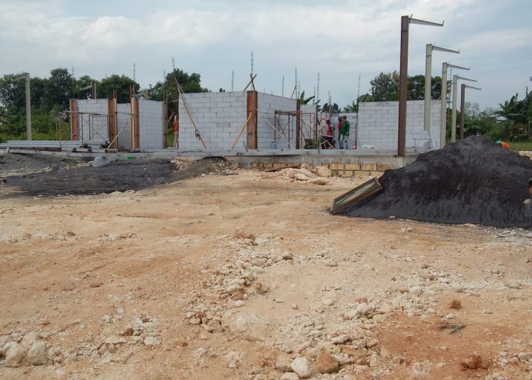 *Beranikah Menertibkan Bangunan Liar Mewah di Bulubrangsi Laren?*