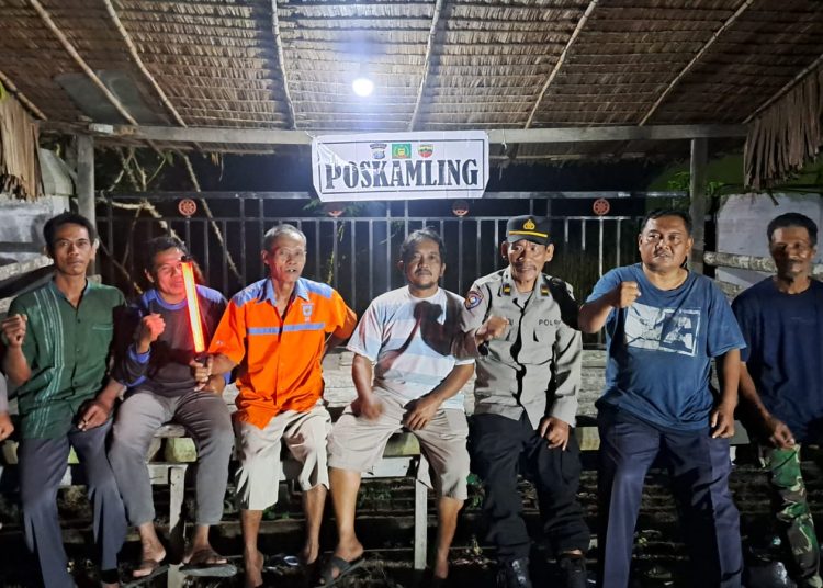 Polsek Stabat Cek Pos Kamling di Desa Karang Rejo, Wujudkan Kamtibmas Kondusif