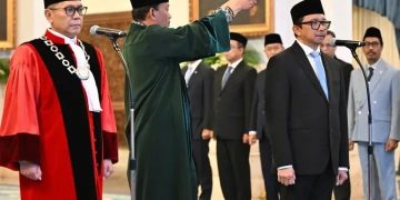 Wakil Panglima TNI Hadiri Pelantikan Hakim Mahkamah Konstitusi dan Wakil Menteri Keuangan di Istana Negara