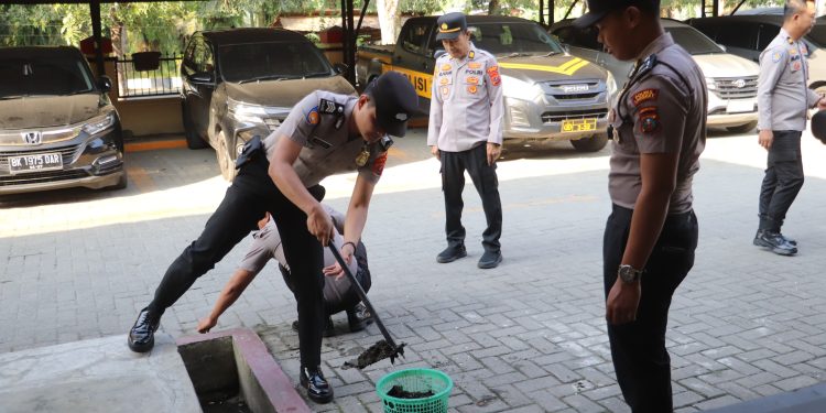 Polres langkat Lakukan Giat Kurve Rutin Dilingkungan Mako Pelaksanaan Instruksi Presiden