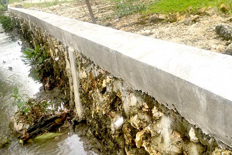 Bangunan TPT Gunakan Dana Desa (DD) Desa Sidomlangehan Diduga Pengerjaanya Amburadul Asal Jadi