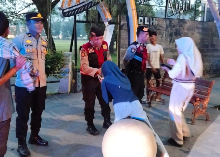 *Polres Langkat Gelar Patroli Asmara Subuh, Ajak Masyarakat Manfaatkan Layanan 110*
