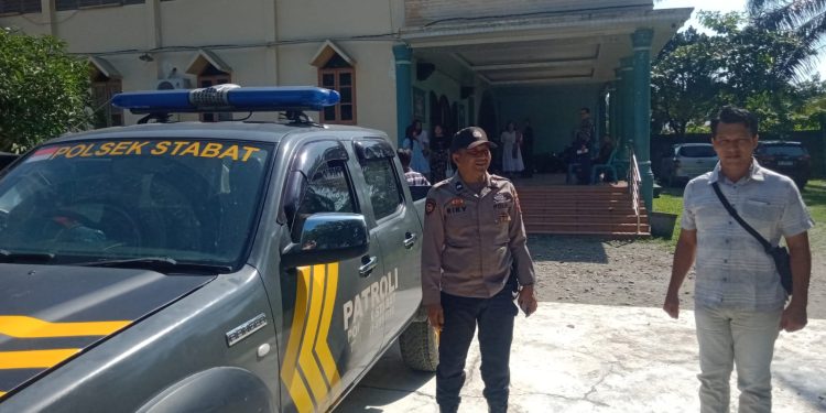 *Polsek Stabat Laksanakan Patroli Pengamanan Gereja, Kapolres Langkat Tegaskan Komitmen Jaga Toleransi dan Kamtibmas*