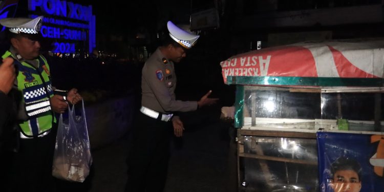 Hari Keenam Ramadhan, Polres Langkat Bersama Polsek Jajaran dan Sat Polairud Gelar Sahur On The Road