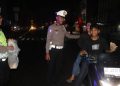 Hari ke-7 Ramadhan, Sahur On The Road Serentak Seluruh Jajaran Polres Langkat Berbagi Nasi Sahur