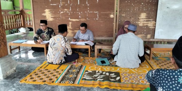 Kasi PD Pontren Kemenag Tuban Bersama Dinas Pendidikan Lakukan Monev BOSDA 2025 dan Verfal pada Madrasah Diniyah Takmiliyah