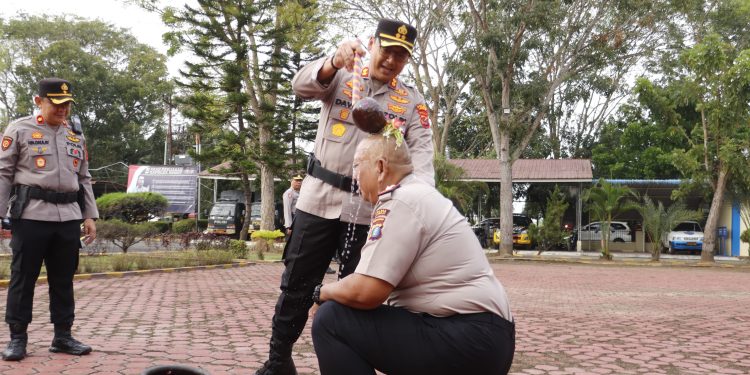 Kenaikan Pangkat Pengabdian di Polres Langkat, Kapolres Ingatkan Tantangan Tugas Semakin Kompleks