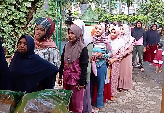 Grebek Pasar Murah Romadhon 2026 Kantor Kecamatan Rengel, warga antusias membeli dan habiskan produk sembakonya