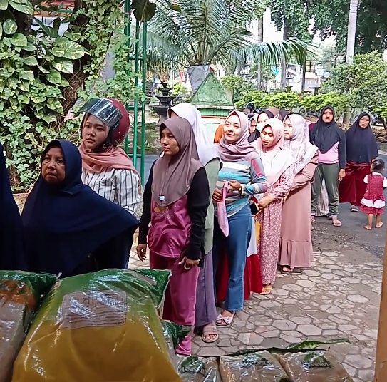 Grebek Pasar Murah Romadhon 2026 Kantor Kecamatan Rengel, warga antusias membeli dan habiskan produk sembakonya