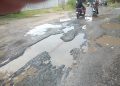 Jalan Raya Poros Kecamatan Pucuk- Sekaran Hingga Maduran Banyak Berlubang dan Sering Menyebabkan Laka Lantas Roda Dua