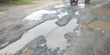 Jalan Raya Poros Kecamatan Pucuk- Sekaran Hingga Maduran Banyak Berlubang dan Sering Menyebabkan Laka Lantas Roda Dua