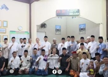 Wali Kota Lubuk Linggau Sholat Tarawih Bersama di Masjid Al-Basir, Ajak Warga Tingkatkan Keimanan di Bulan Ramadan
