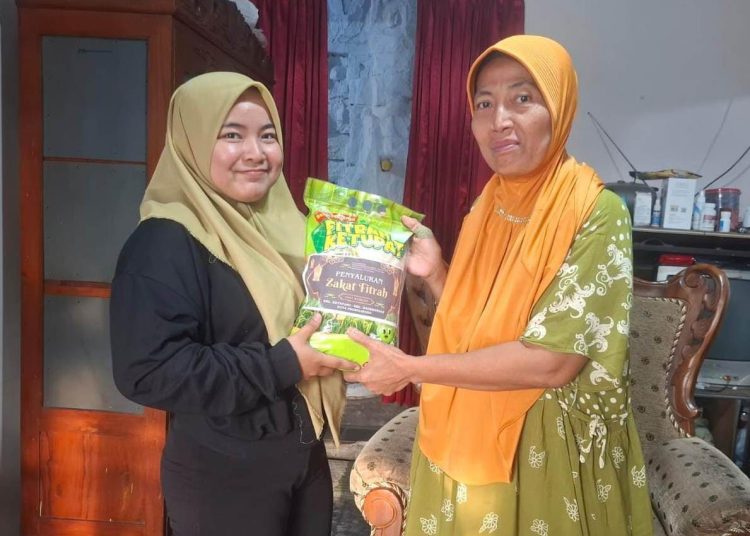 GMBQ Probolinggo Salurkan Zakat Fitrah Serentak, Sasar Puluhan Lansia Dhuafa dengan Skema Door-to-Door