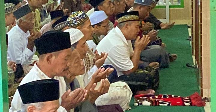 Kegiatan Idul Fitri Di Masjid Al-Abror Bermenara Menor: Materi Khutbah Bikin Jamaah Tergugah