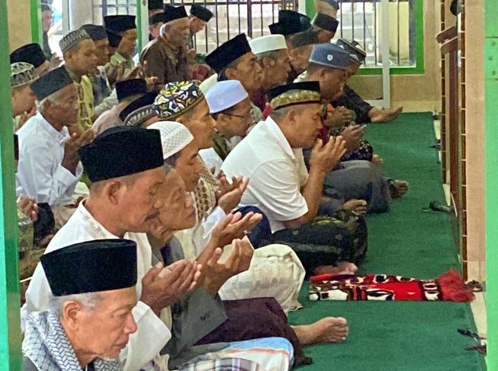 Kegiatan Idul Fitri Di Masjid Al-Abror Bermenara Menor: Materi Khutbah Bikin Jamaah Tergugah