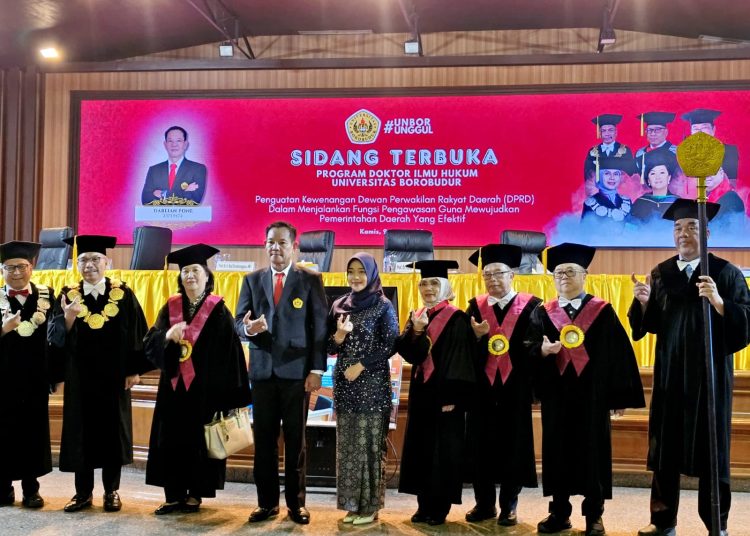*Darlian Pone Raih Gelar Doktor Ilmu Hukum Universitas Borobudur dengan Predikat Cumlaude*