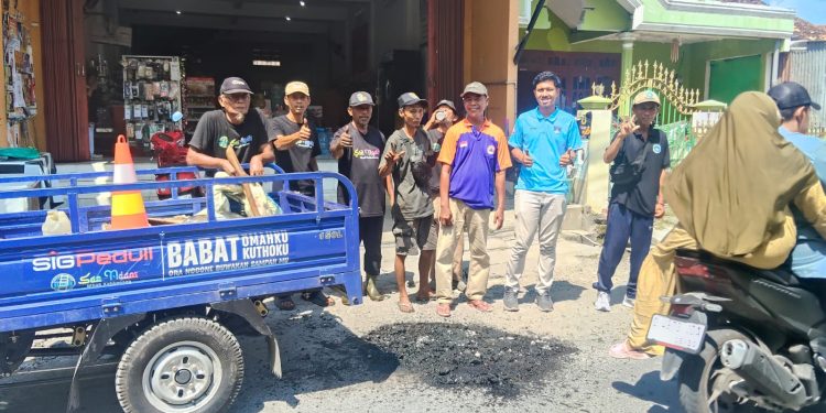 Karang Taruna dan Relawan Babat Viral Lewat Limbah Aspal
